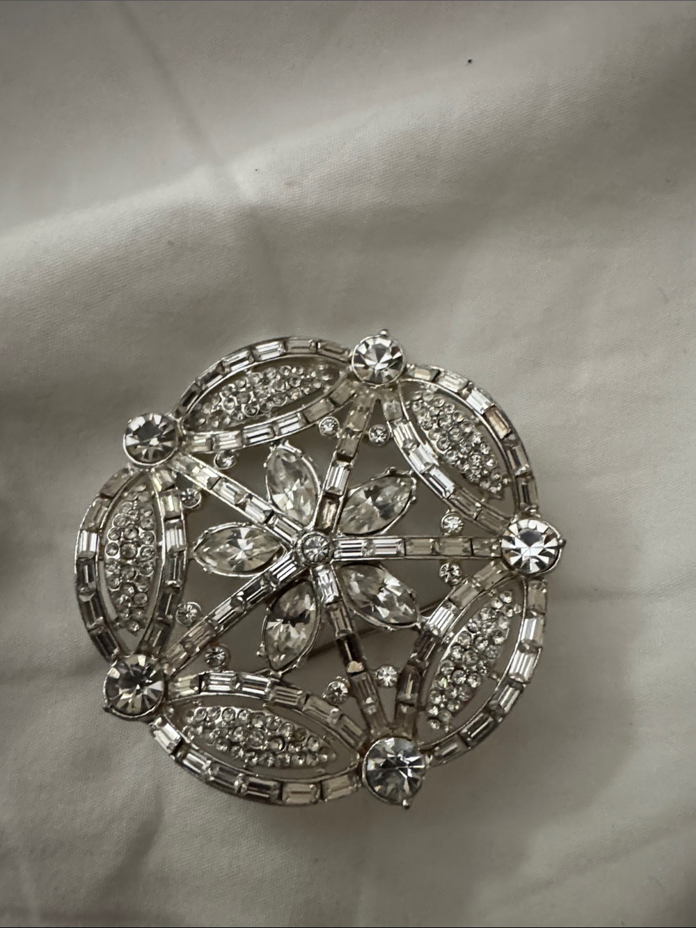 Rhinestone Floral Brooch in Silver Like New